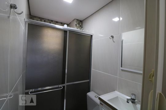 Banheiro de apartamento à venda com 2 quartos, 47m² em Conjunto Habitacional Teotonio Vilela, São Paulo