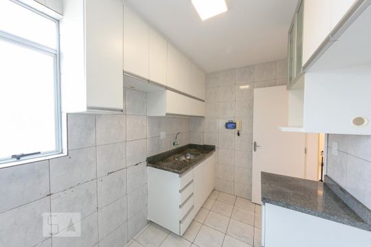 Cozinha e Área de Serviço de apartamento para alugar com 3 quartos, 70m² em Havaí, Belo Horizonte