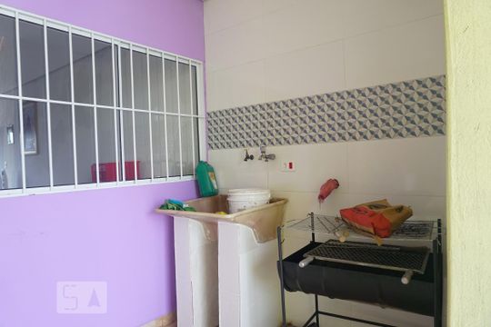 Lavanderia de casa à venda com 3 quartos, 340m² em Parque Cisper, São Paulo