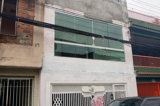 Fachada de casa à venda com 3 quartos, 340m² em Parque Cisper, São Paulo