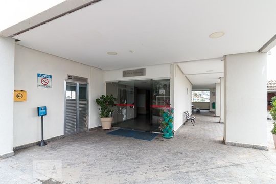 Entrada do bloco de apartamento à venda com 2 quartos, 60m² em Jardim Zaira, Guarulhos