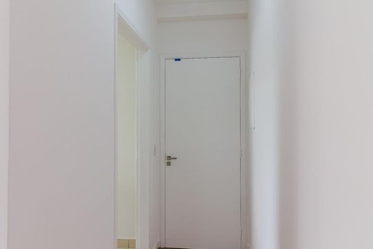 Entrada do apartamento e cozinha de apartamento à venda com 2 quartos, 60m² em Jardim Zaira, Guarulhos