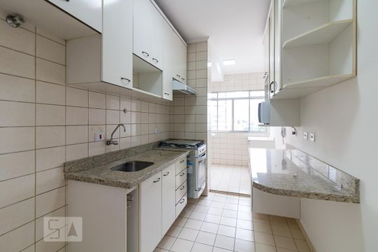 Cozinha de apartamento à venda com 2 quartos, 60m² em Jardim Zaira, Guarulhos