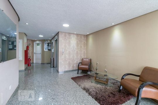Hall de entrada do bloco de apartamento à venda com 2 quartos, 60m² em Jardim Zaira, Guarulhos