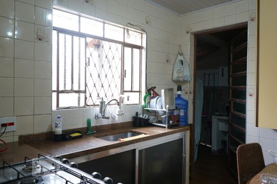 Cozinha de casa à venda com 2 quartos, 450m² em Lapa, São Paulo