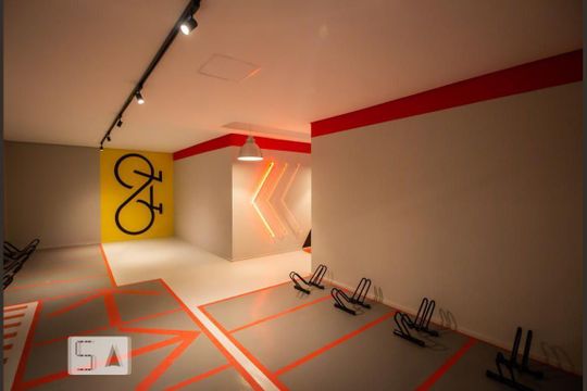 Biciletário de apartamento para alugar com 1 quarto, 35m² em Pinheiros, São Paulo