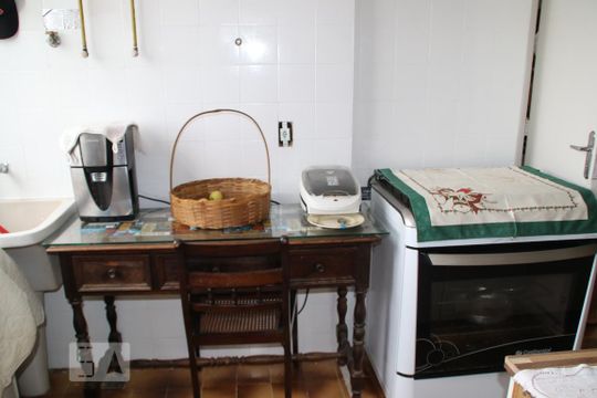 Cozinha de apartamento à venda com 2 quartos, 62m² em Tanque, Rio de Janeiro