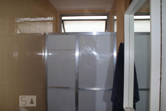Banheiro de apartamento à venda com 2 quartos, 62m² em Tanque, Rio de Janeiro
