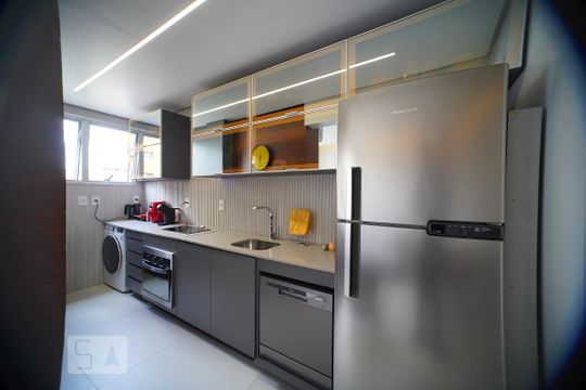 Cozinha de apartamento para alugar com 1 quarto, 45m² em Mont’serrat, Porto Alegre
