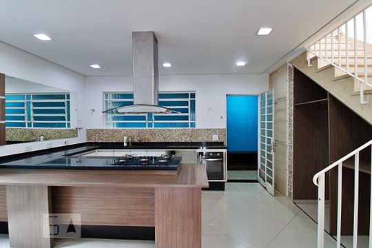 Cozinha de casa à venda com 4 quartos, 193m² em Jardim Morro Verde, São Paulo