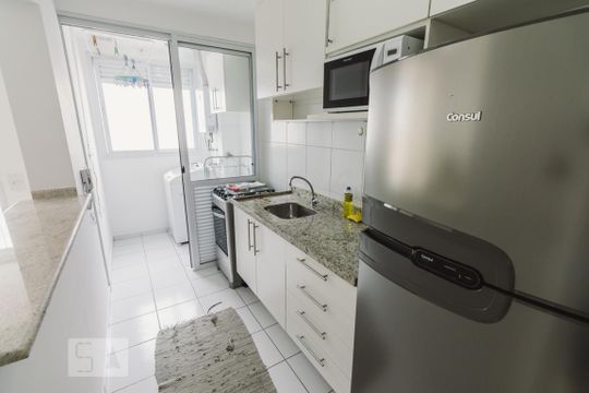 Cozinha de apartamento para alugar com 2 quartos, 58m² em Bom Retiro, São Paulo