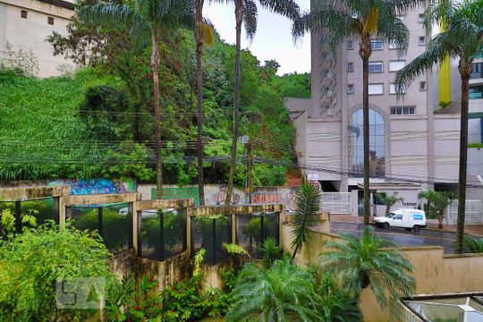 Vista da Sala de apartamento para alugar com 3 quartos, 80m² em Sion, Belo Horizonte