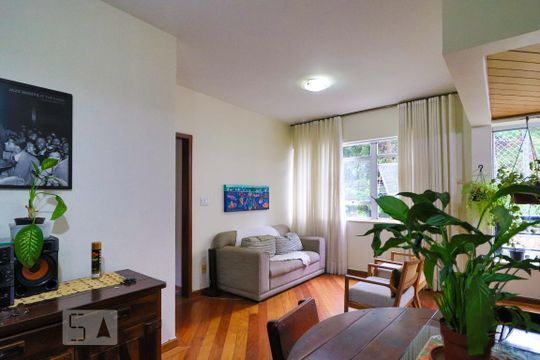 Sala de apartamento para alugar com 3 quartos, 80m² em Sion, Belo Horizonte