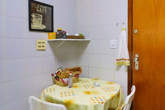 Cozinha de apartamento para alugar com 3 quartos, 80m² em Sion, Belo Horizonte