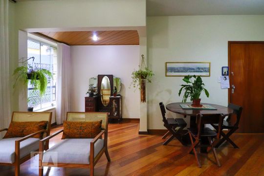 Sala de apartamento para alugar com 3 quartos, 80m² em Sion, Belo Horizonte