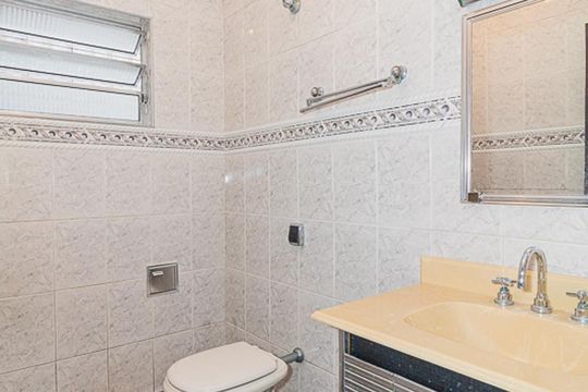 Banheiro de casa à venda com 2 quartos, 110m² em Vila Guilherme, São Paulo