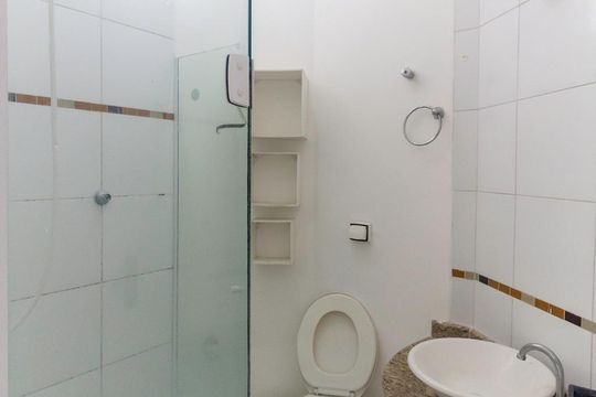Banheiro de apartamento para alugar com 1 quarto, 40m² em Aclimação, São Paulo
