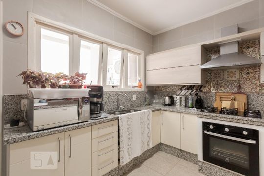 Cozinha de casa à venda com 3 quartos, 249m² em Jardim Itu, Porto Alegre