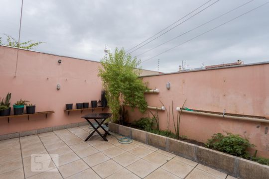 Pátio de casa à venda com 3 quartos, 249m² em Jardim Itu, Porto Alegre