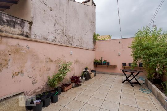 Pátio de casa à venda com 3 quartos, 249m² em Jardim Itu, Porto Alegre