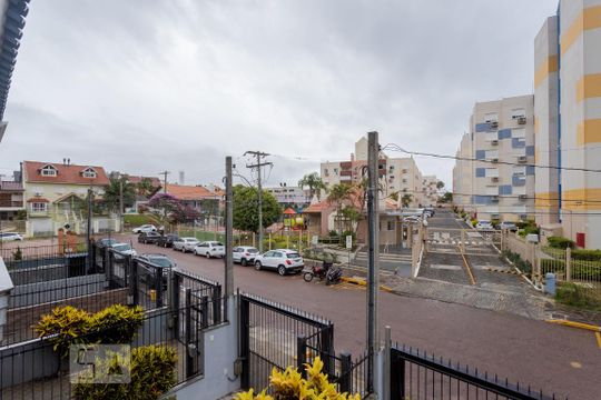 Vista de casa à venda com 3 quartos, 249m² em Jardim Itu, Porto Alegre