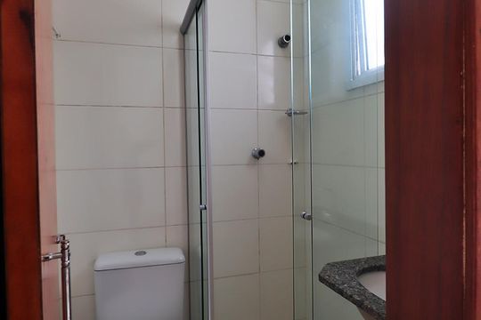 Banheiro de apartamento à venda com 2 quartos, 57m² em Vila Principe de Gales, Santo André
