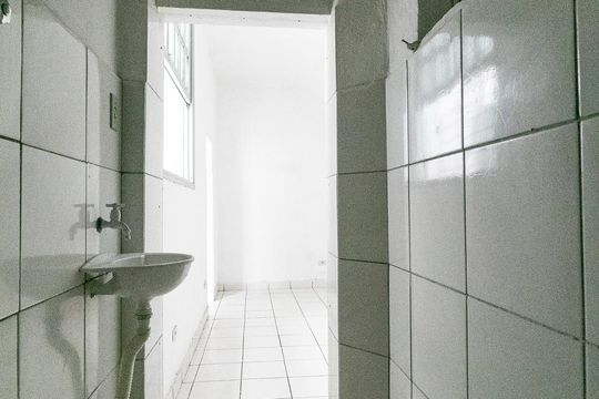 Banheiro de kitnet/studio para alugar com 1 quarto, 35m² em Belenzinho, São Paulo