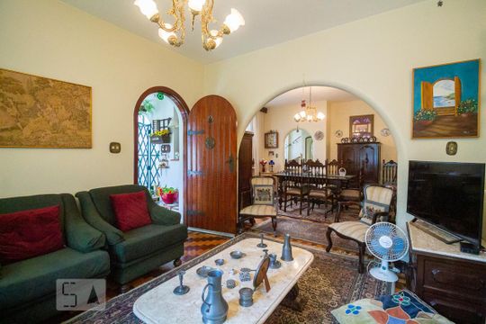 Casa para alugar com 3 quartos, 210m² em Vila Mariana, São Paulo