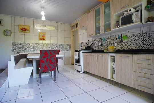 Cozinha de casa à venda com 4 quartos, 380m² em Jardim Itu, Porto Alegre