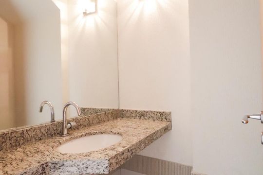 Lavabo de apartamento à venda com 1 quarto, 77m² em Setor Oeste, Goiânia
