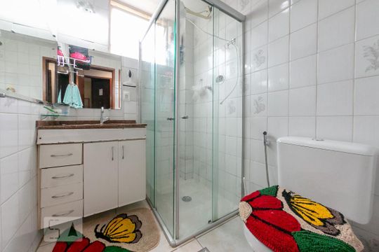 Banheiro Social de apartamento à venda com 3 quartos, 67m² em Padre Eustáquio, Belo Horizonte