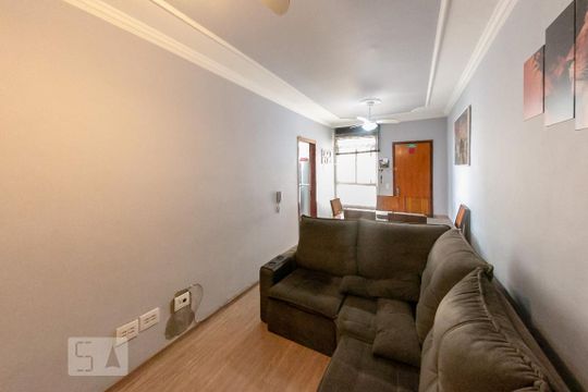 Sala de apartamento à venda com 3 quartos, 67m² em Padre Eustáquio, Belo Horizonte