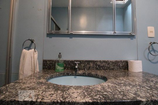 Banheiro comum de casa para alugar com 3 quartos, 280m² em Campo Belo, São Paulo