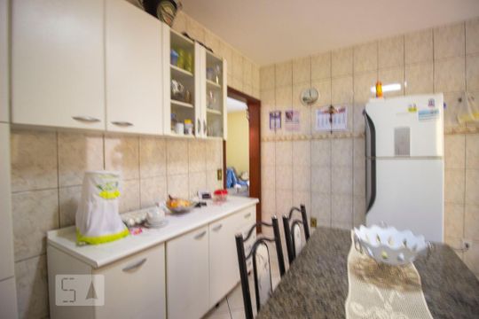Cozinha de casa à venda com 3 quartos, 260m² em Jardim das Palmeiras, Várzea Paulista