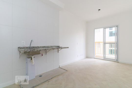 Cozinha de apartamento para alugar com 1 quarto, 34m² em Pinheiros, São Paulo