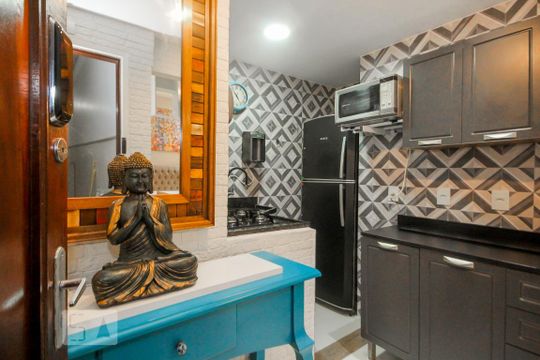 Cozinha  de apartamento para alugar com 1 quarto, 33m² em Copacabana, Rio de Janeiro