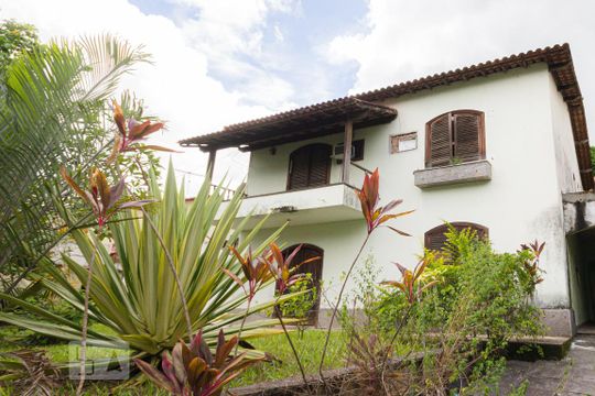 Fachada de casa à venda com 4 quartos, 600m² em Freguesia (jacarepaguá), Rio de Janeiro