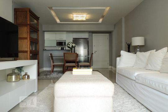 Sala  de apartamento para alugar com 2 quartos, 99m² em Jacarepaguá, Rio de Janeiro