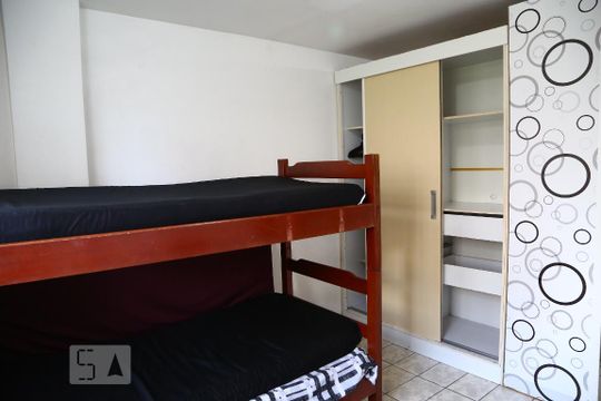 Quarto de kitnet/studio para alugar com 1 quarto, 39m² em Aviação, Praia Grande