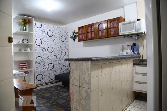 Sala/Cozinha de kitnet/studio para alugar com 1 quarto, 39m² em Aviação, Praia Grande