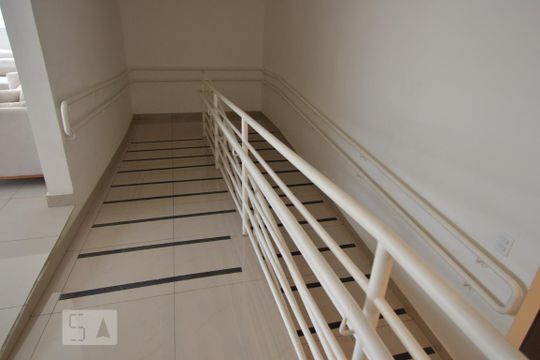 Área comum - rampa para brinquedoteca de apartamento para alugar com 2 quartos, 49m² em Vila Bertioga, São Paulo