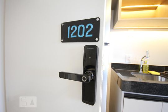 Fechadura Eletrônica de kitnet/studio para alugar com 1 quarto, 25m² em Liberdade, São Paulo