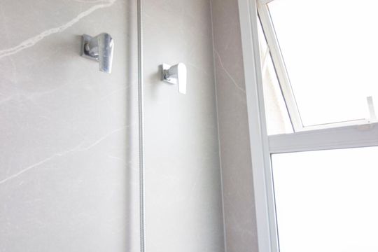 Banheiro da Suíte 2 de apartamento à venda com 2 quartos, 146m² em Anhangabaú, Jundiaí