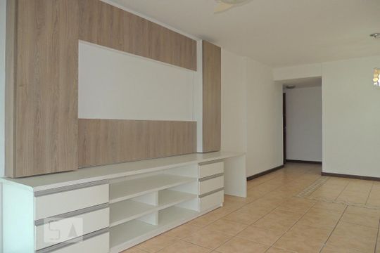 Sala  de apartamento para alugar com 3 quartos, 98m² em Jacarepaguá, Rio de Janeiro