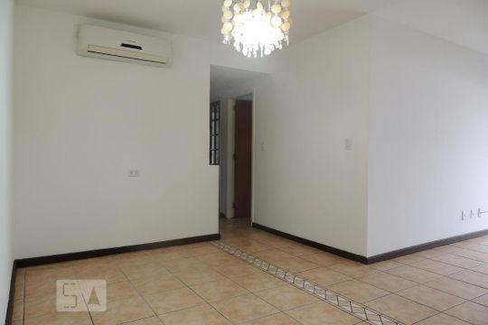 Sala  de apartamento para alugar com 3 quartos, 98m² em Jacarepaguá, Rio de Janeiro