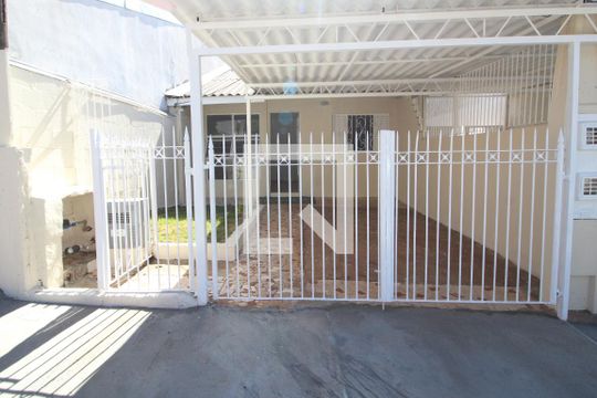 Fachada de casa para alugar com 2 quartos, 70m² em Central Parque Sorocaba, Sorocaba