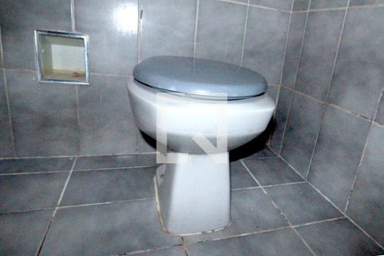 Banheiro de casa para alugar com 2 quartos, 70m² em Central Parque Sorocaba, Sorocaba