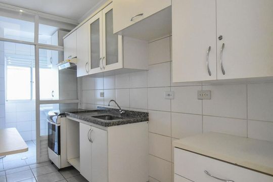 Cozinha de apartamento para alugar com 2 quartos, 55m² em Cidade Monções, São Paulo