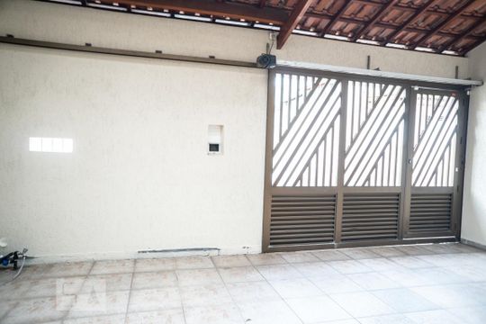 Vista sala de casa à venda com 2 quartos, 154m² em Vila Linda, Santo André