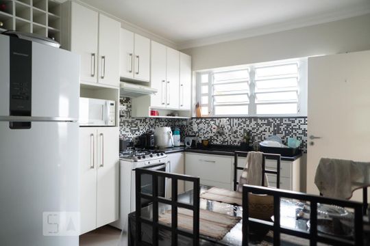 Cozinha de casa à venda com 2 quartos, 154m² em Vila Linda, Santo André